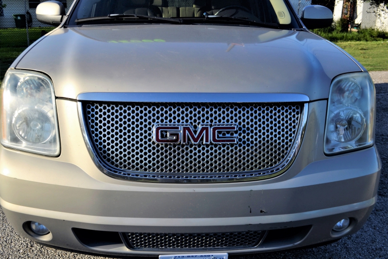 moto-GARS-min_gmc-yukon-truck-grill-2828425